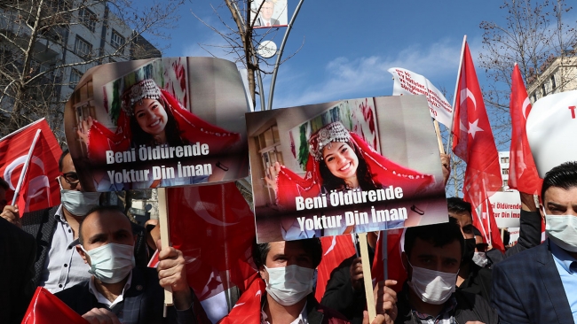 Batman'da "Şehitlere Saygı, Teröre Lanet" yürüyüşü